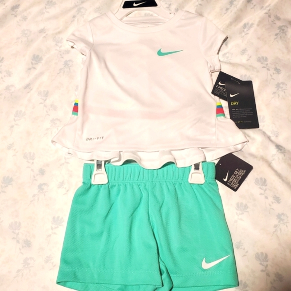 Nike Girls 2 piece set, Various Sizes